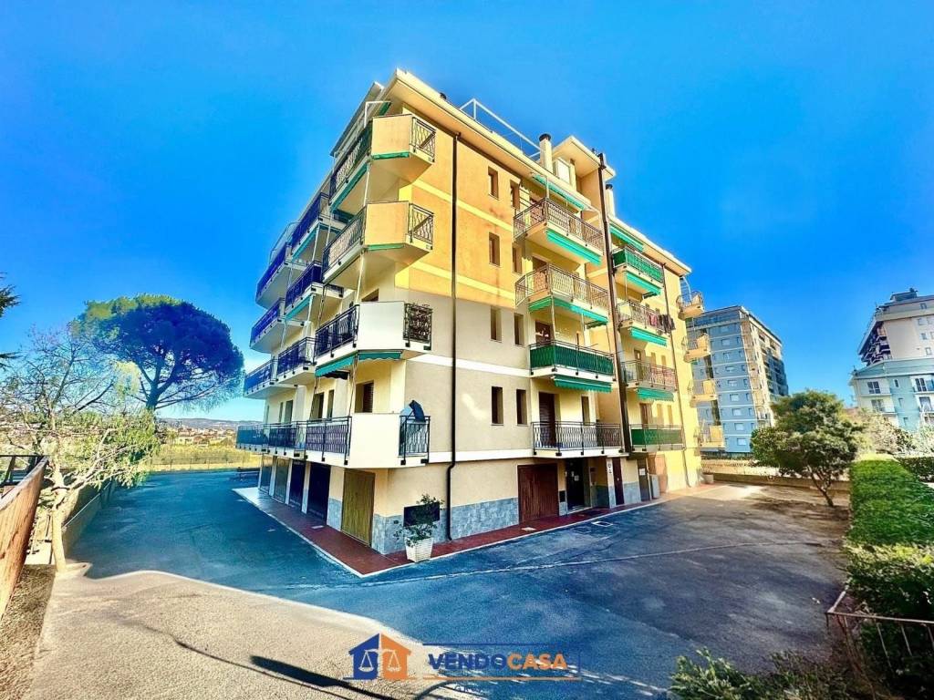 Appartamento a Borghetto santo spirito in Via Michelangelo - Foto 2