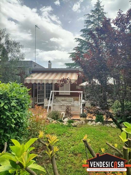 Villa a Grumo appula in VILLAGGIO QUADRIFOGLIO - Foto 5