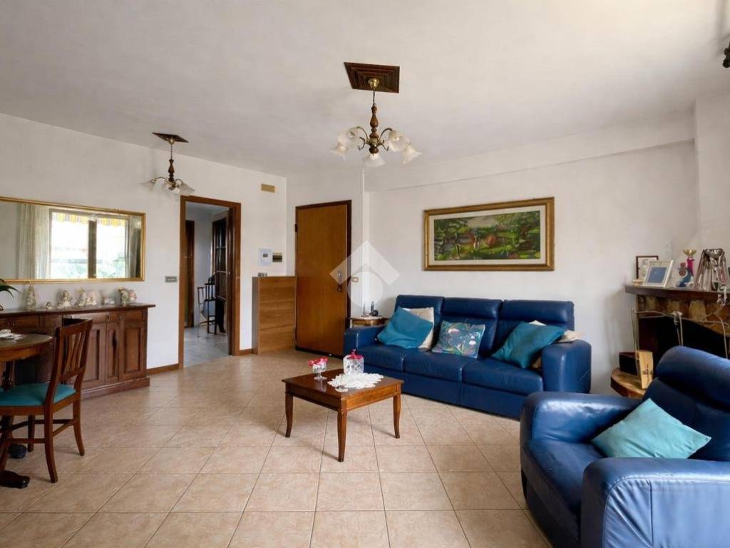 Appartamento a Giulianova in Via Battisti, 26 - Foto 2