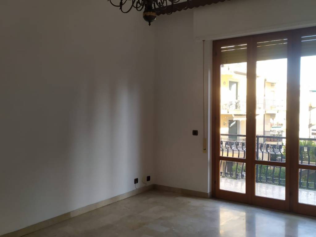 Appartamento a Varazze in Via Michelangelo Corosu, 10 - Foto 2