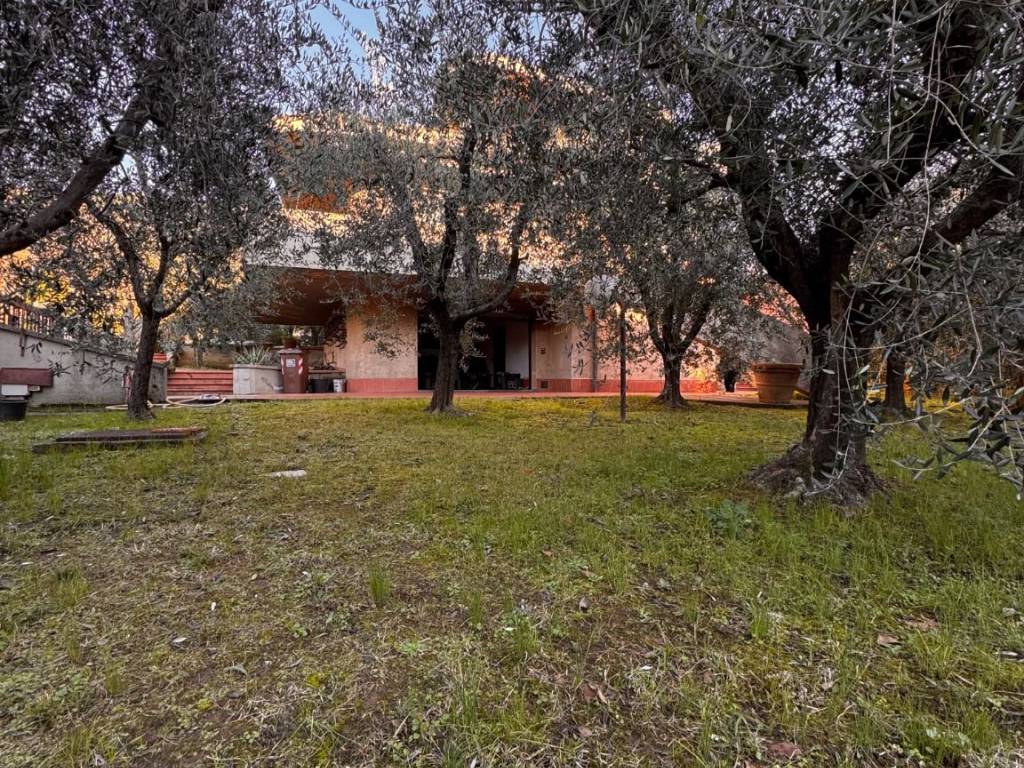 Villa a Monsummano terme in Piazza Giuseppe Giusti - Foto 4