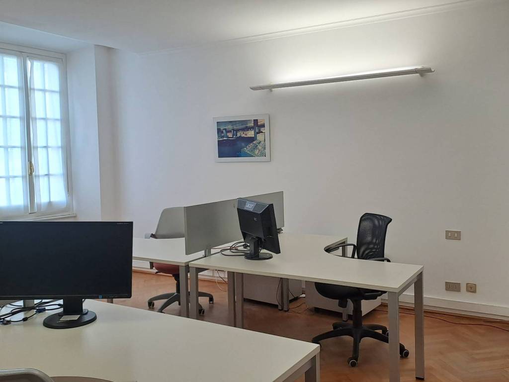 Appartamento a Genova in Via Sestri, 37 - Foto 2