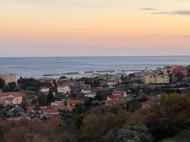 Villa a Pietra ligure in Via Castellari - Foto 4