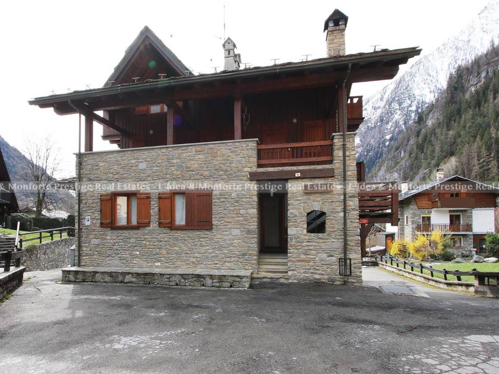 Appartamento a Courmayeur in Vicolo Dolonne - Foto 2