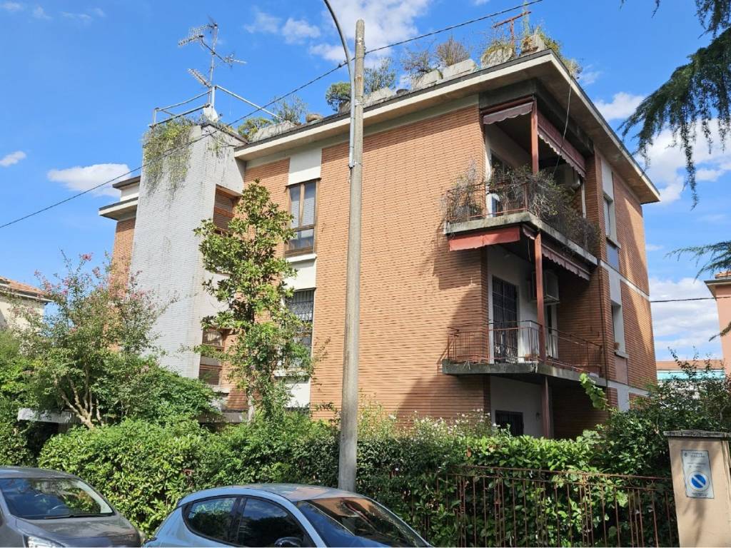 Appartamento a Bologna in VIA NOVARO - Foto 2