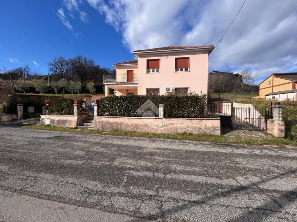 Casa indipendente a Casalvieri in Via Faccenna - Foto 2