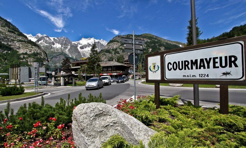 Appartamento a Courmayeur in Via della Vittoria - Foto 3