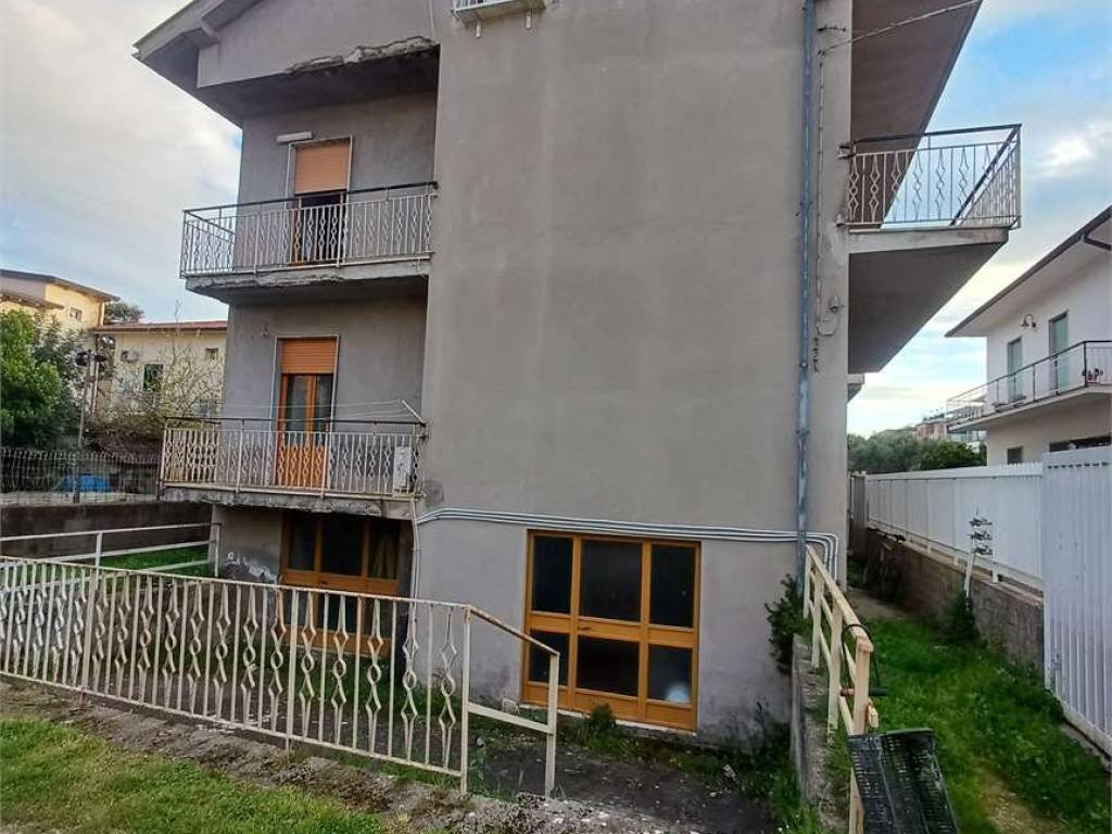 Palazzo / stabile a Minturno - Foto 2