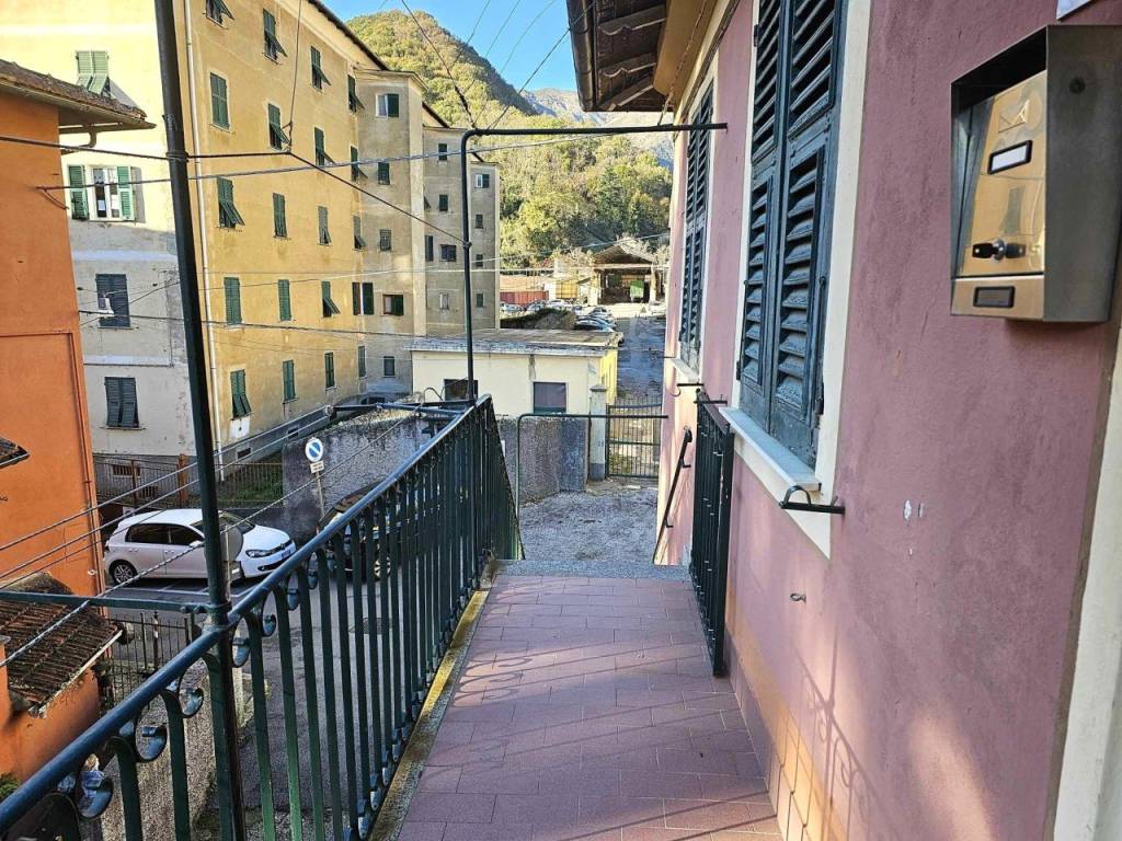 Appartamento a Campomorone in Via Ennio del Monte - Foto 5