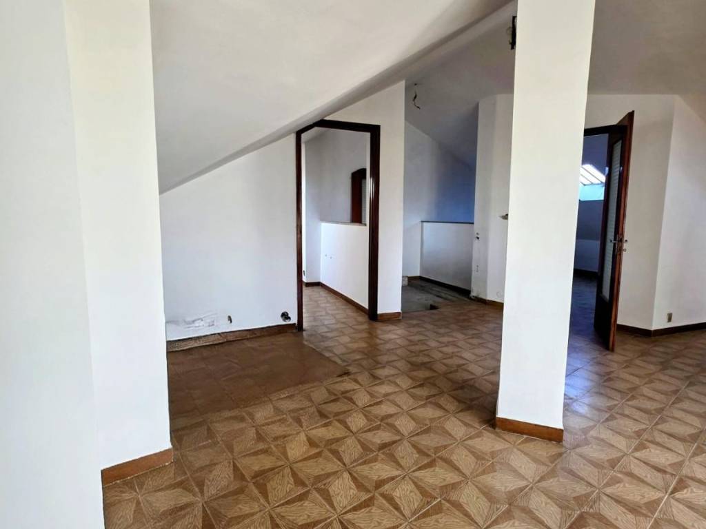 Appartamento a Moncalieri in Via Giacomo Puccini, 47 - Foto 4