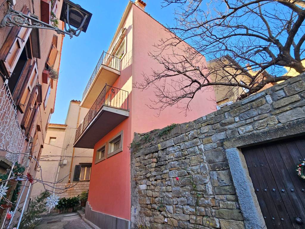 Casa indipendente a Muggia in Via della Torre, 6 - Foto 2