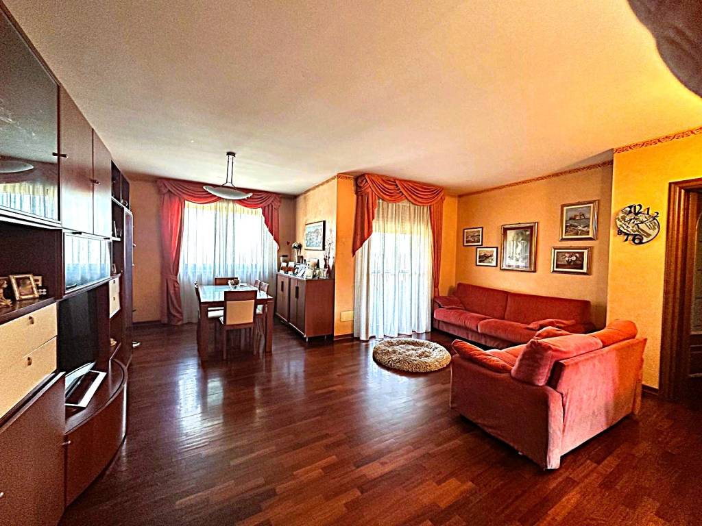 Appartamento a Nichelino in Via dei Cacciatori, 9 - Foto 2