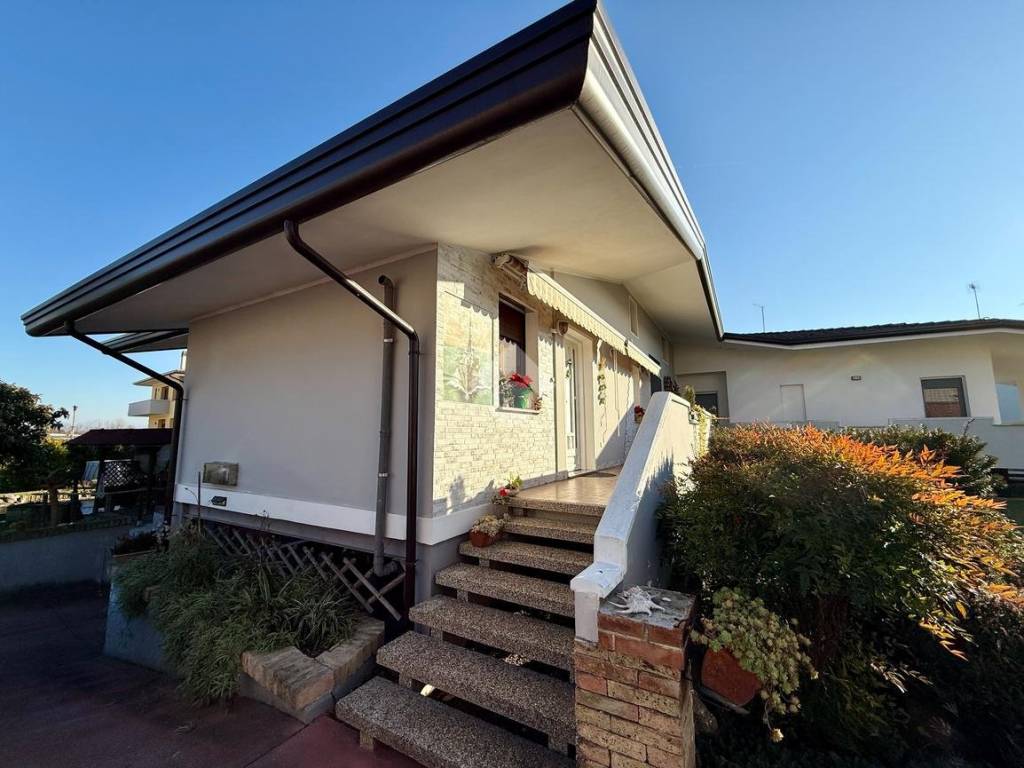 Villa a Fiume veneto in Via Dante Alighieri, 9 - Foto 2