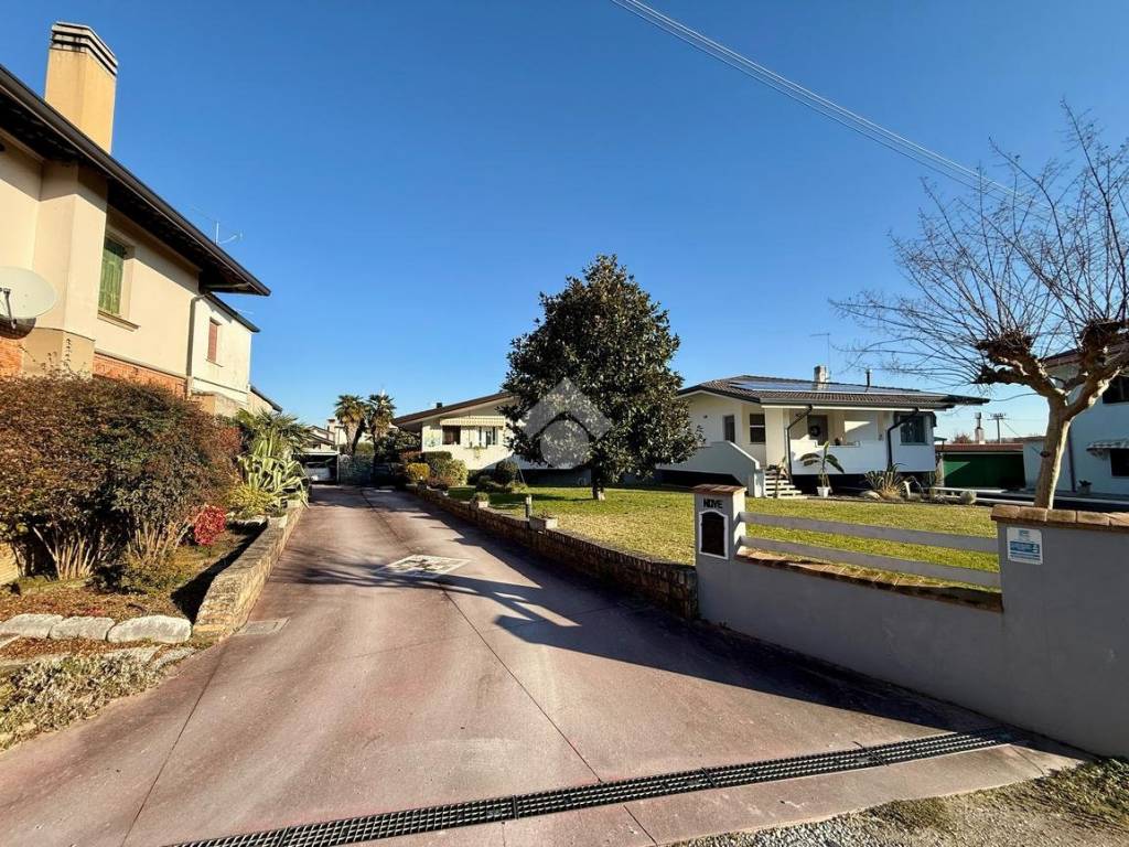 Villa a Fiume veneto in Via Dante Alighieri, 9 - Foto 3