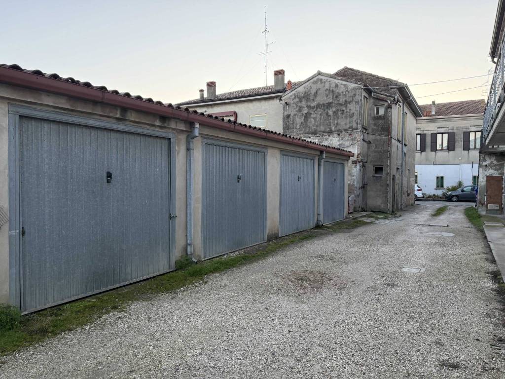 Box / garage a Tresignana in Via Giordano Bruno, 21 - Foto 3
