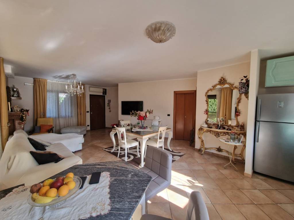 Villetta a schiera a Crotone in Via Equador, 8 - Foto 3