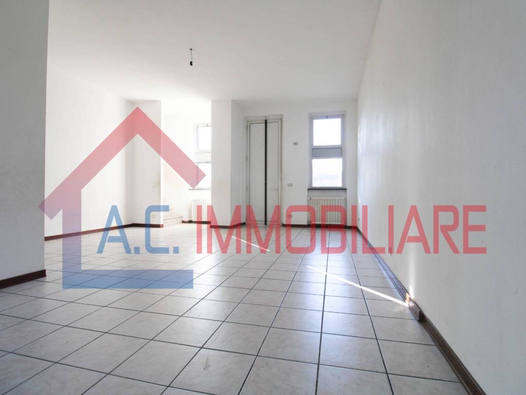 Appartamento a Vergiate in Via Felice Cavallotti, 6 - Foto 3