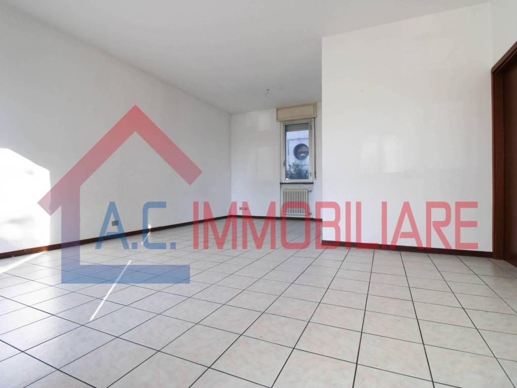 Appartamento a Vergiate in Via Felice Cavallotti, 6 - Foto 4