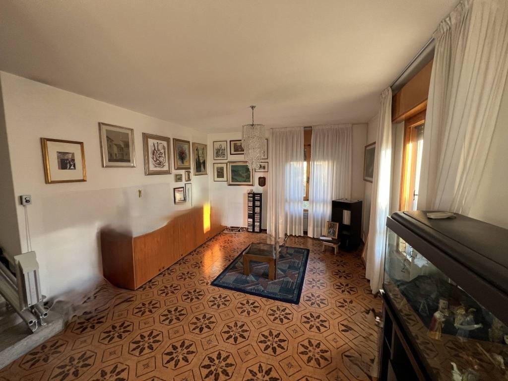 Villa a Azzano decimo in Piazzale San Michele Arcangelo - Foto 5