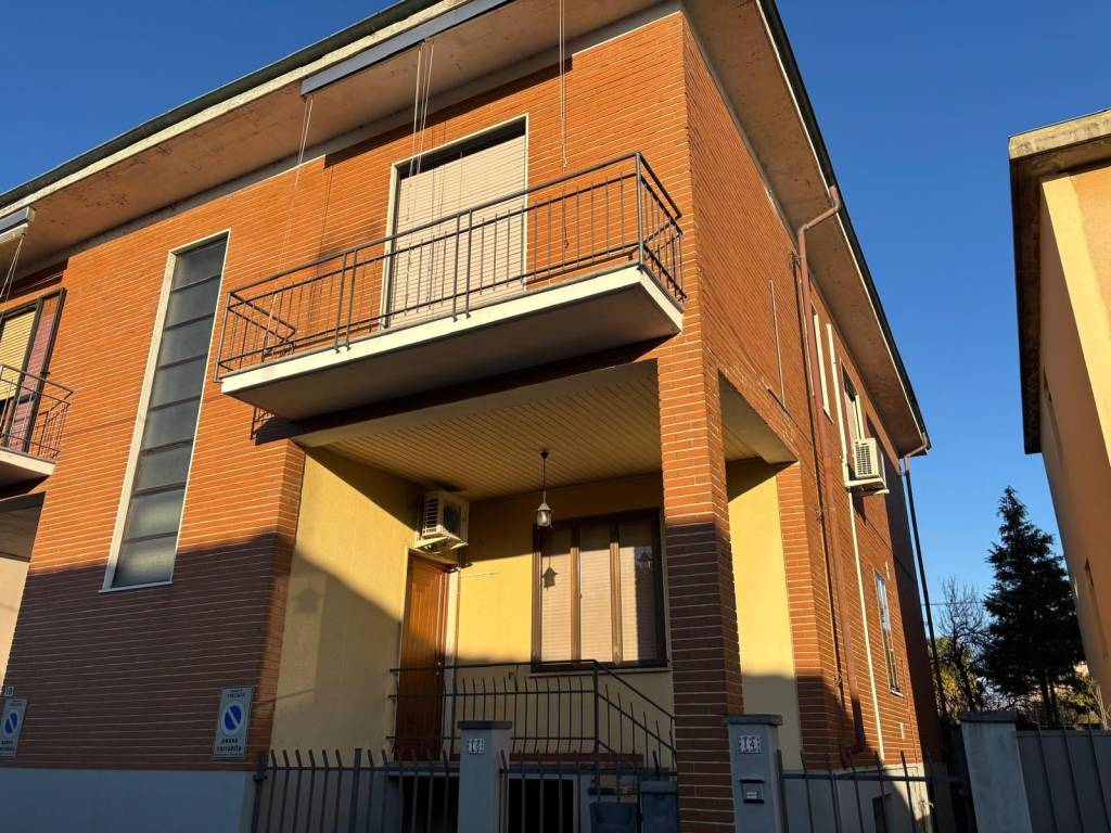 Villa a Trecate in Via Monte Rosa, 14 - Foto 2