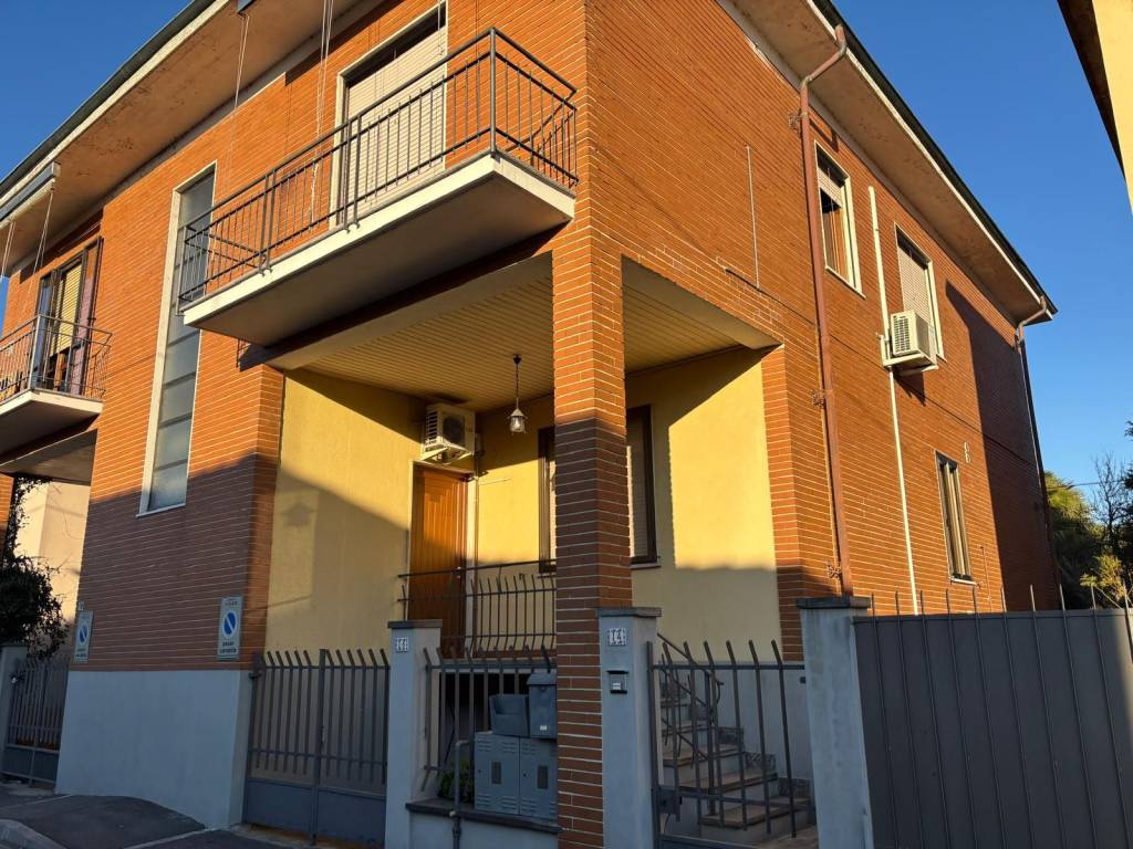 Villa a Trecate in Via Monte Rosa, 14 - Foto 3