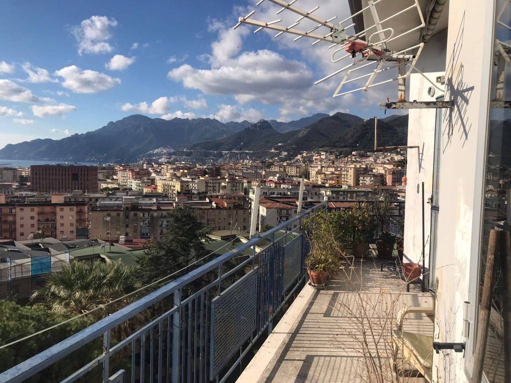 Appartamento a Salerno in Via del Belvedere, 35 - Foto 2