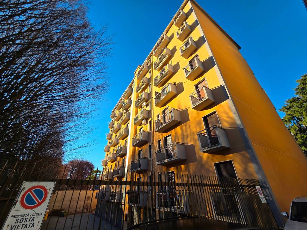 Appartamento a Saronno in Via Visconti, 25 - Foto 2