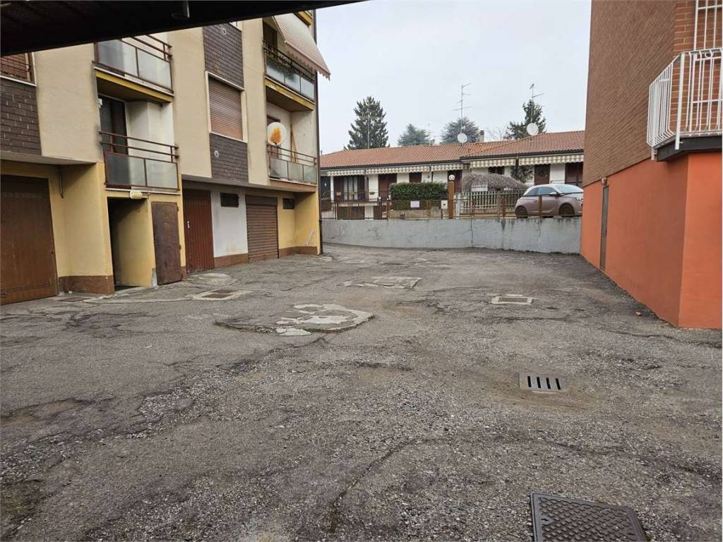 Box / garage a Carbonate in Via Fabio Filzi, 5 - Foto 2