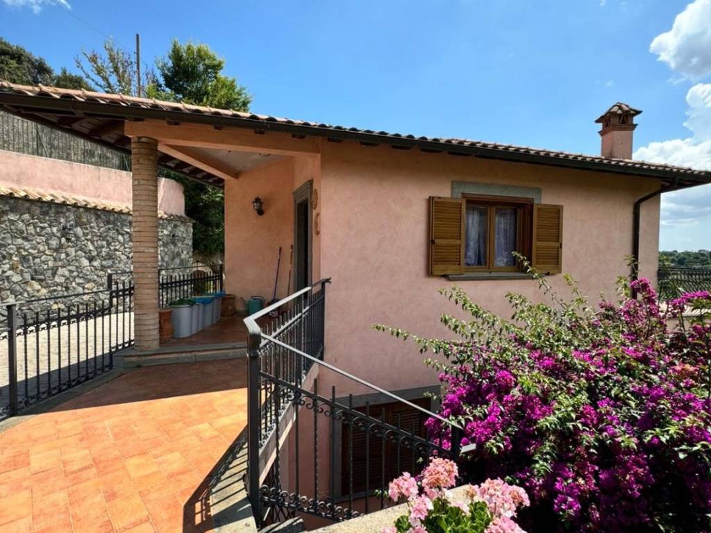 Villa a Bracciano in Via delle Grotte - Foto 3
