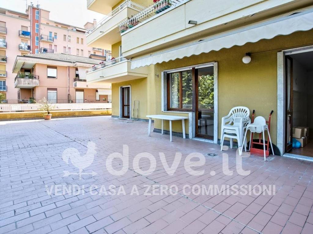 Appartamento a Luino in Viale Amendola, 30 - Foto 2