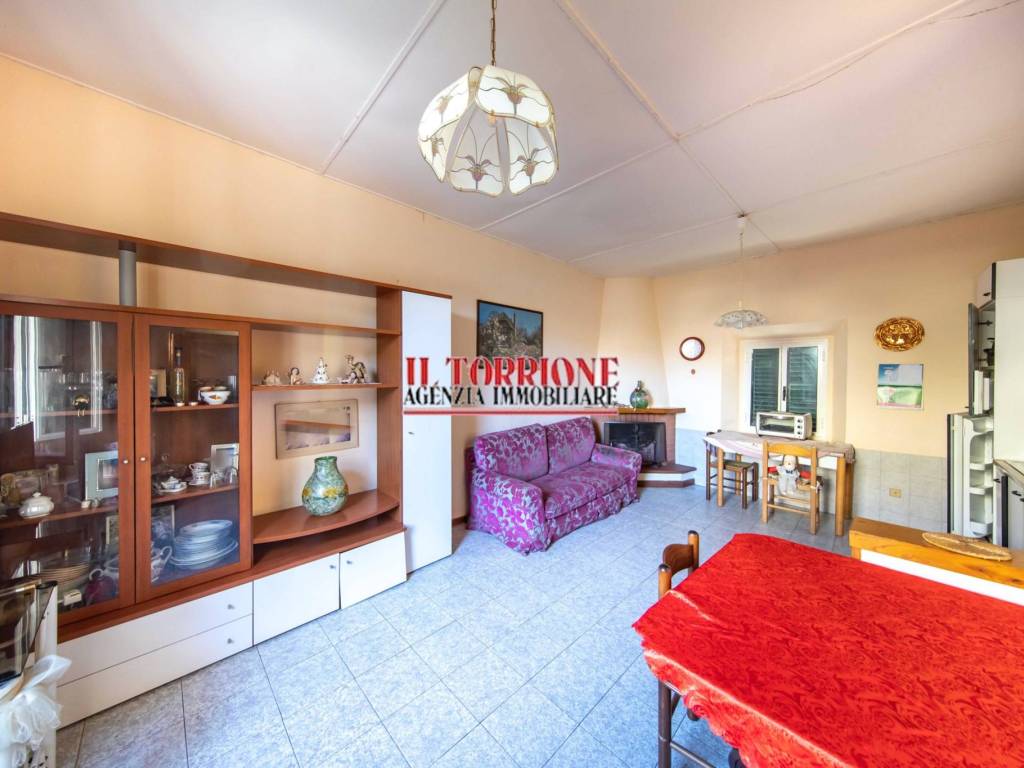 Villa a Pescia in Via 8 Settembre 1944 - Foto 2