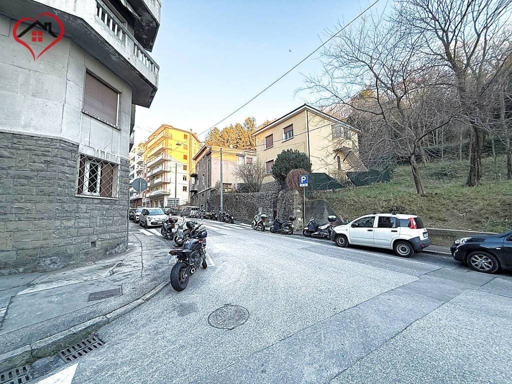 Appartamento a Trieste in Via Sottoripa, 6 - Foto 3