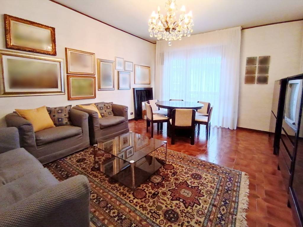 Appartamento a Gallarate in Via Carlo Cattaneo, 36 - Foto 3