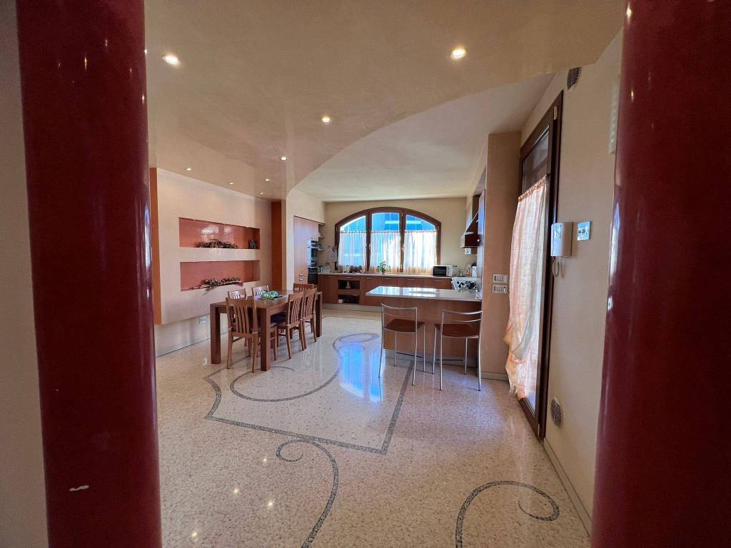 Villa a Lonigo in Via Abensberg, 49 - Foto 3