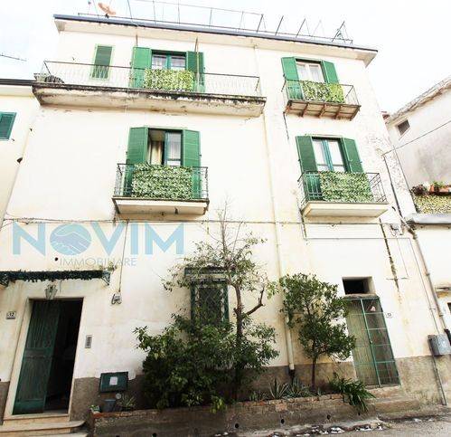 Palazzo / stabile a Montecorvino pugliano in Corso Germano Lamberti 6 - Foto 2