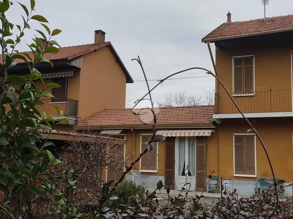 Casa indipendente a Lonate pozzolo in Via bosisio, 12 - Foto 3