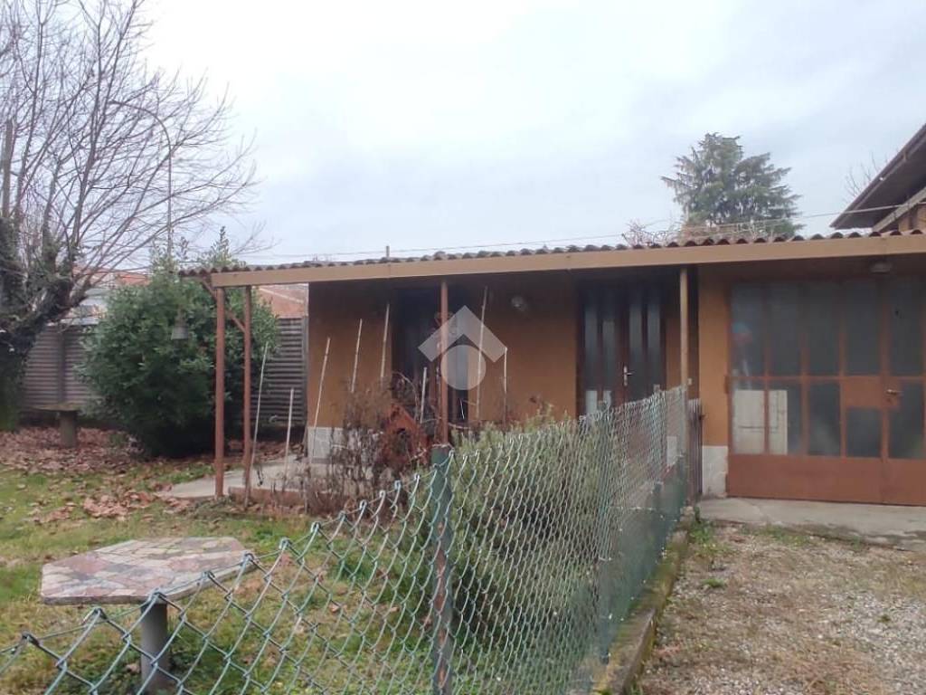 Casa indipendente a Lonate pozzolo in Via bosisio, 12 - Foto 4
