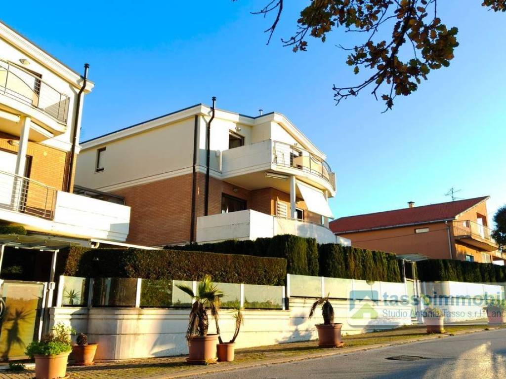 Appartamento a Ortona in via cesare de titta, 21 - Foto 2