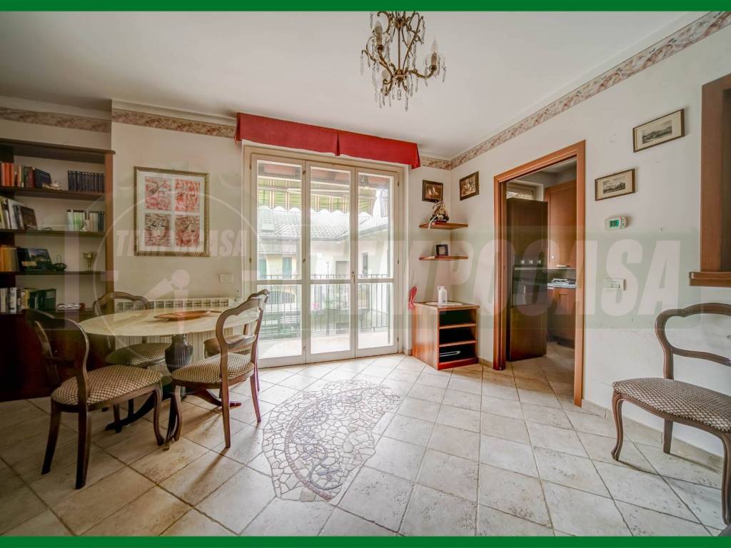 Appartamento a Samarate in PIAZZA MANTEGAZZA - Foto 2