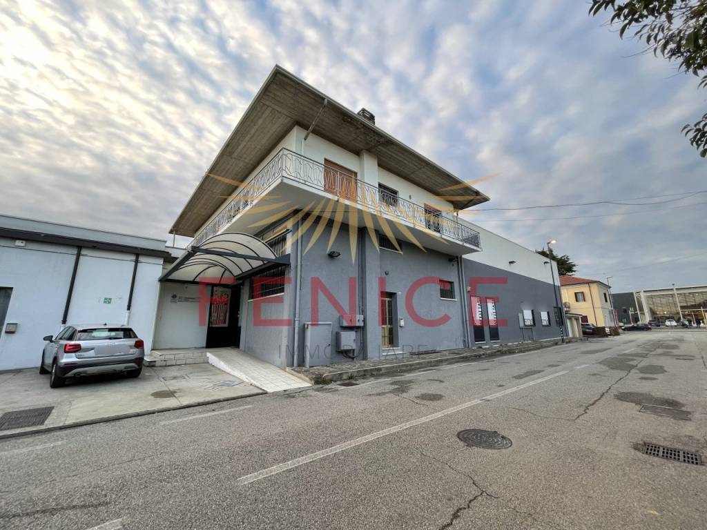 Immobile a Montebelluna in Via Cal Piccole - Foto 2