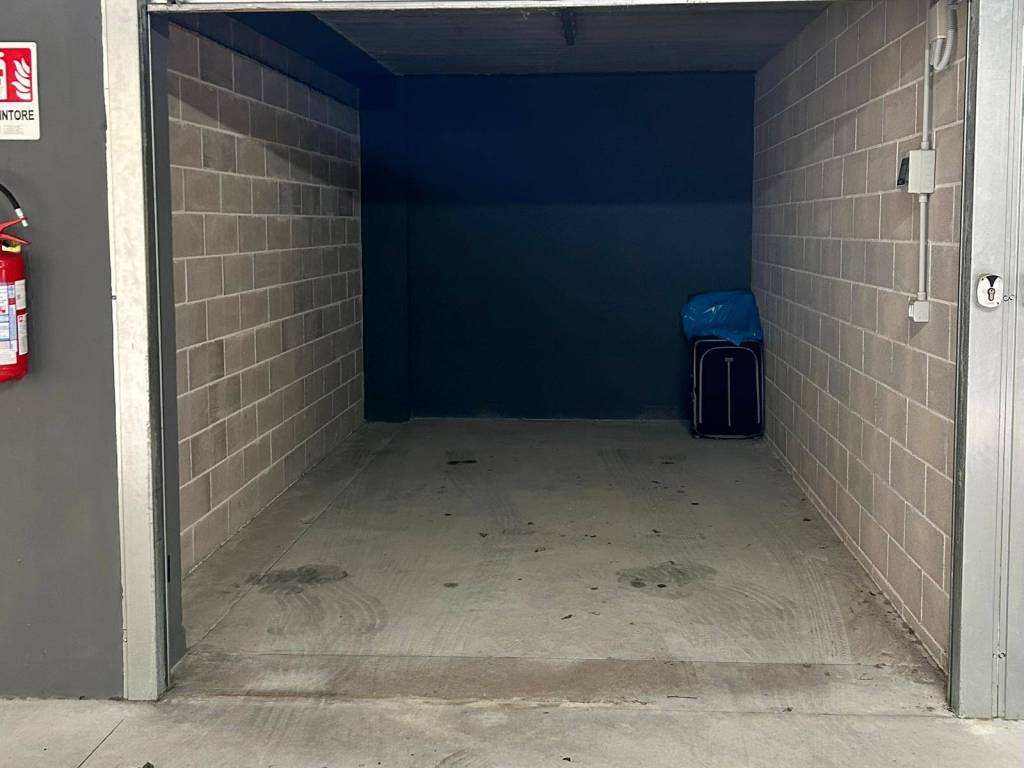 Box / garage a Salerno in Via Valerio Laspro - Foto 2