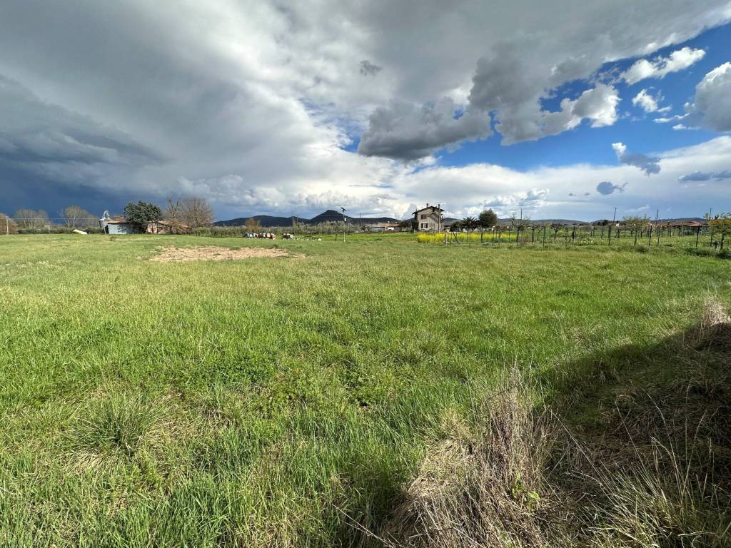 Terreno a Castiglione del lago in Via Serra - Foto 3