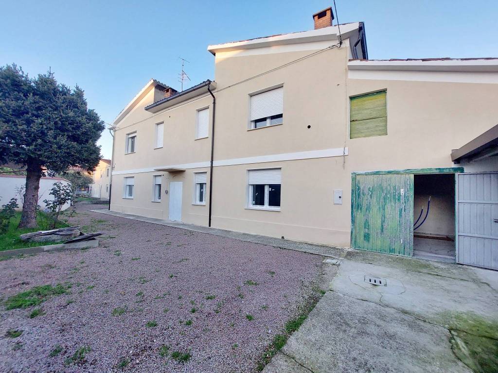 Casa indipendente a Luzzara in Via Nazionale - Foto 2