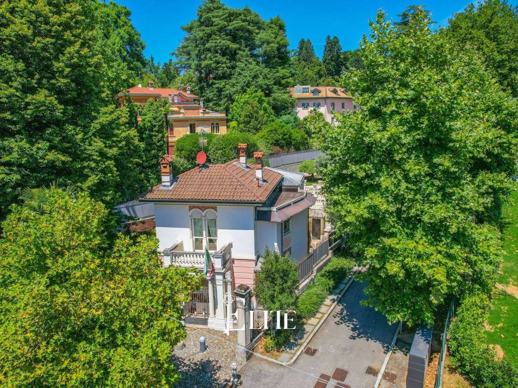 Villa a Varese in Via Fiume, 46 - Foto 2