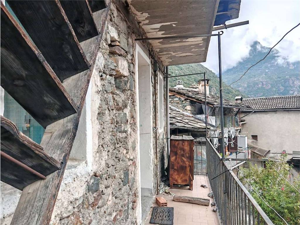 Casa indipendente a Donnas in via Rovarey - Foto 3