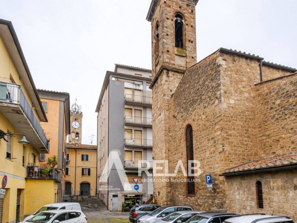 Palazzo / stabile a Poggibonsi in Piazza Cavour, 7 - Foto 2