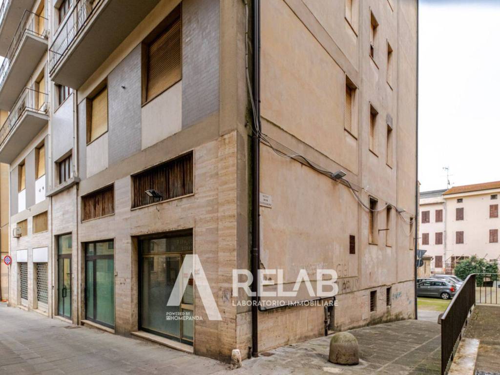 Palazzo / stabile a Poggibonsi in Piazza Cavour, 7 - Foto 4