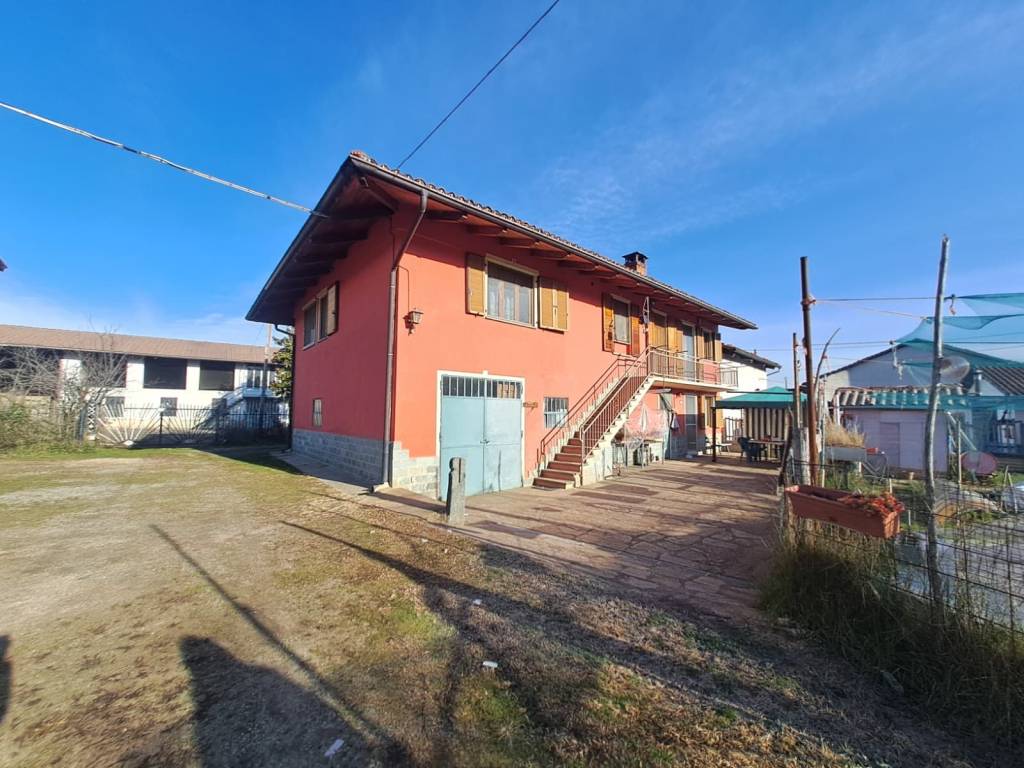 Casa indipendente a Pinerolo in Strada Vecchia di Piscina, 41 - Foto 3