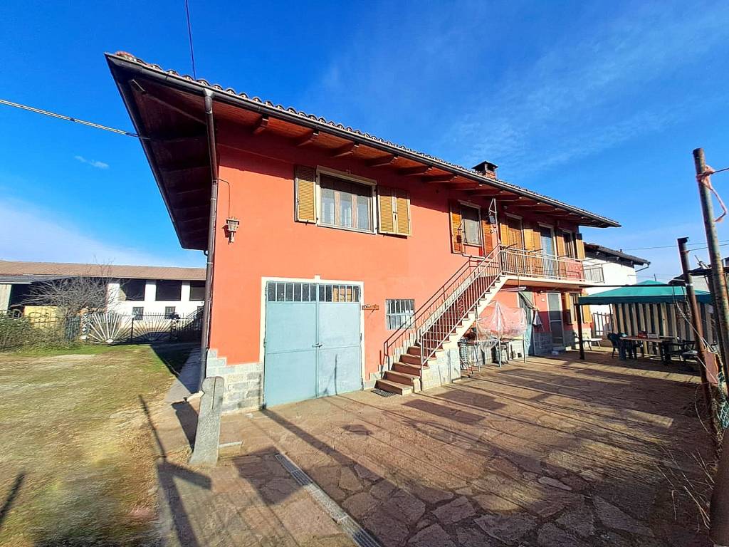Casa indipendente a Pinerolo in Strada Vecchia di Piscina, 41 - Foto 4