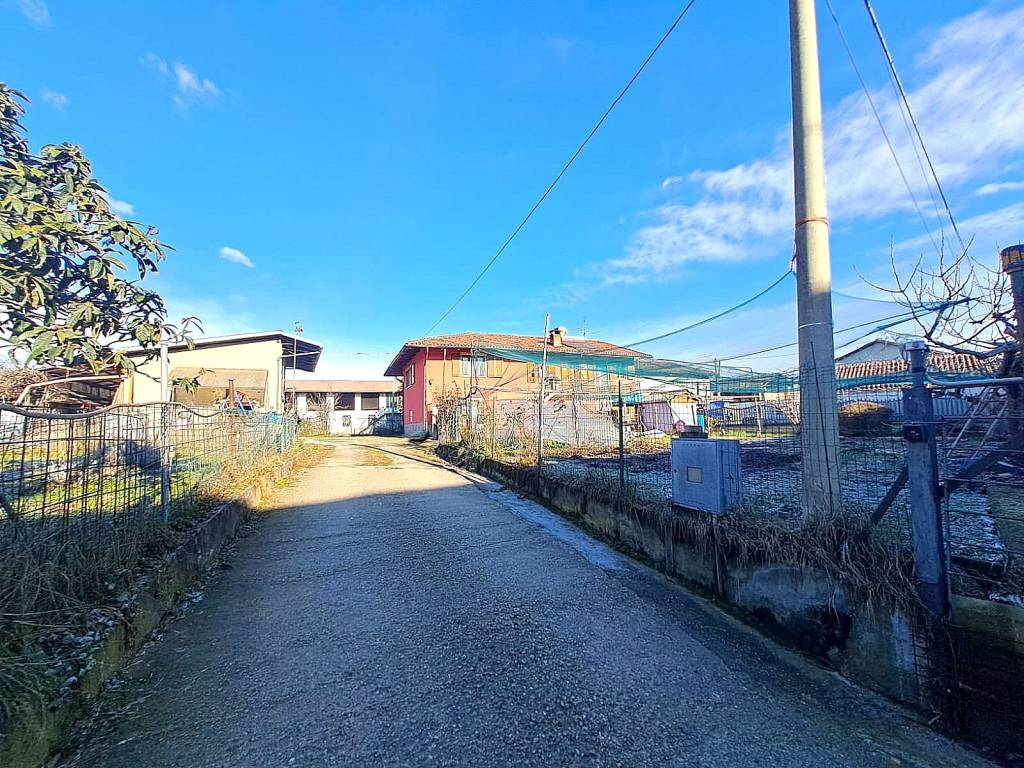 Casa indipendente a Pinerolo in Strada Vecchia di Piscina, 41 - Foto 5